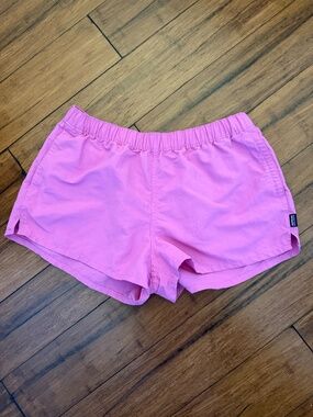 Women's Large Patagonia Barely Baggies 2.5" Inseam Shorts in Azalea Pink -NWOT